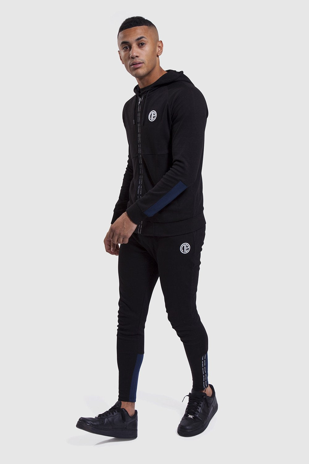 Iverson II Hoodie - Black