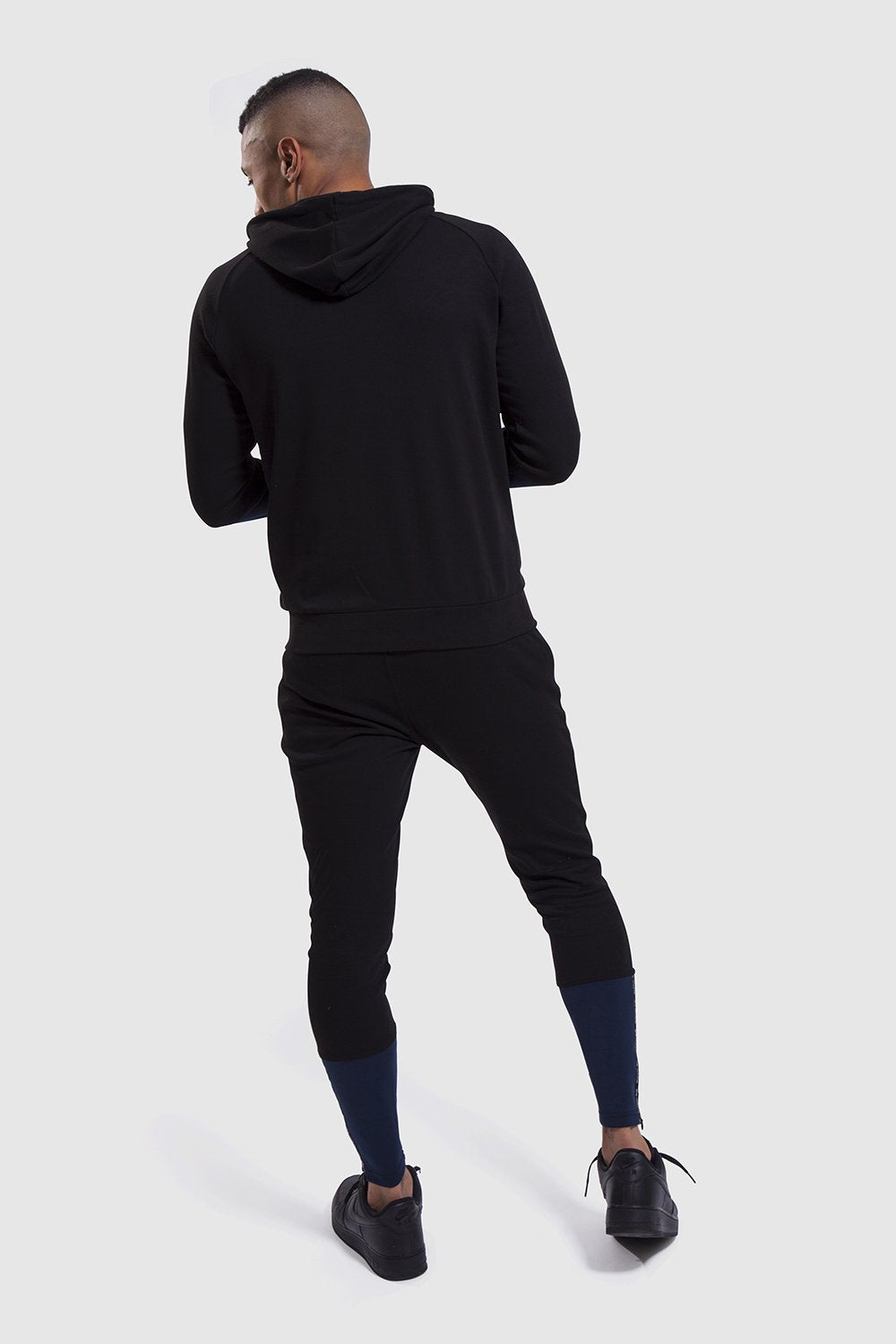 Iverson II Hoodie - Black